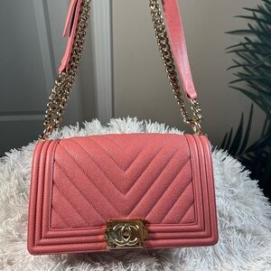Chanel boy Caviar pink medium